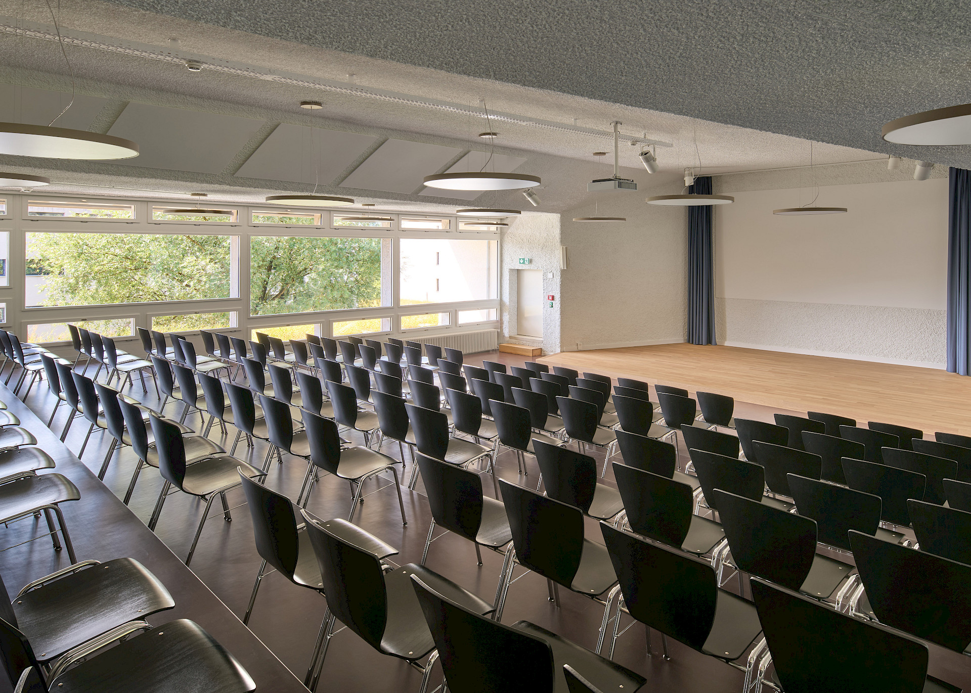 Sanierung der Gebäudehülle und Neukonzeption des bestehenden Kultursaals Saxerriet.
